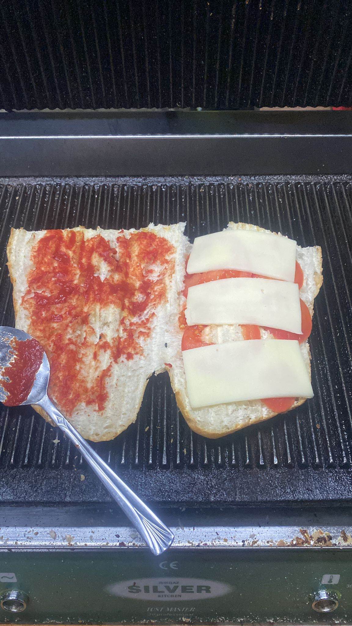 Kaşarlı domatesli tost